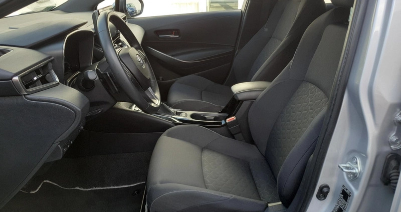 Toyota Corolla cena 108900 przebieg: 38572, rok produkcji 2019 z Tuczno małe 352